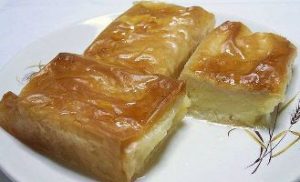 Tryeza e Pashkeve. Ushqimet tradicionale te kesaj feste. Qingji i pjekur ne hell pashke