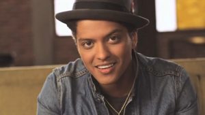 Bruno Mars - Somewhere In Brooklyn (Tekste kengesh) She was covered in leather 21 years old