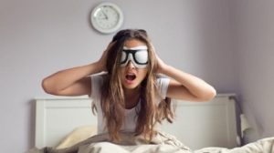 Gjerat qe nuk duhet ti besh kurre te parat ne mengjes. kafe e-mailin
