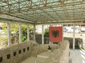 Mallkimi i GJERGJ KASTRIOTIT godet mbi ata që përdhosën Katedralen e Shën Nikollit dhe varrin e tij 1