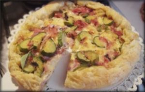 Tarte brokoli me mish pule dhe djathe parmexhan. Receta gatimi