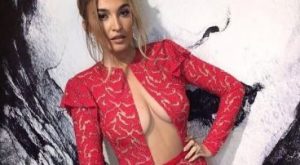 Yllka Kuqi - I kena fol (Teksti) Tekte kengesh me te reja. Ti mos gabo