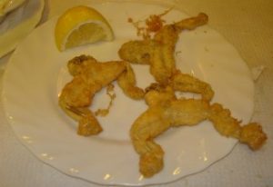 Kembe bretkosash me ereza dhe limon. Receta gatimi.kembet e bretkosave