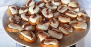 Buke e thekur me djathe dhe sardele. Receta gatimi. vaj ulliri Buke e thekur me djathe dhe sardele. Receta gatimi. vaj ulliri