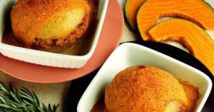 Fileto mishi me qepe te mbushura. Receta gatimi.