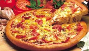 Si behet pica. Receta gatimi. Perberesit per salcen Proshute