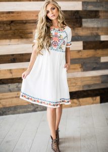 Fustanet verore qe mund te vishni ne perditshmeri. rrobat e duhura modelet me ne mode