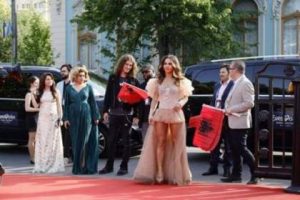 Kete vit Shqiperia nuk e arriti skenen e finales se Eurovizionit. Linda Halimi
