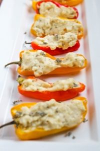 Speca te mbushur vetem me djathe dhe gjize. Receta gatimi.