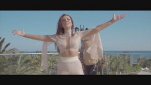 Greta Koci Feat. Genc Prelvukaj- Nuk Ka Dashni  (Teksti) Me e dashtuna jeme, vendin tend se merr tjetra  Nuk ka dashni,nuk ka dashni  Ti s'e din  sa mka marr malli me tpa  