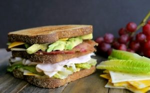 Disa lloje tostash per mengjes. Receta Gatimi.