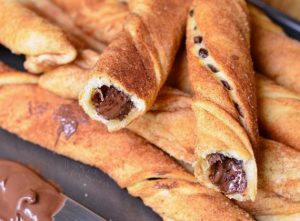 Shkopinj te mbushur me nutella. Receta gatimi per embelsira. Shkopinj te mbushur me nutella. Receta gatimi per embelsira.