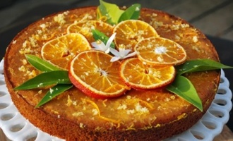 Kek me portokall. Si behet keku me portokall. Receta gatimi.