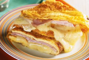 Omelete e thjeshte shtepie. Receta gatimi te shpejta.