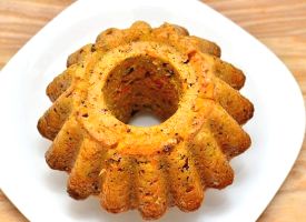 Kek me karota. Receta gatimi. qumesht