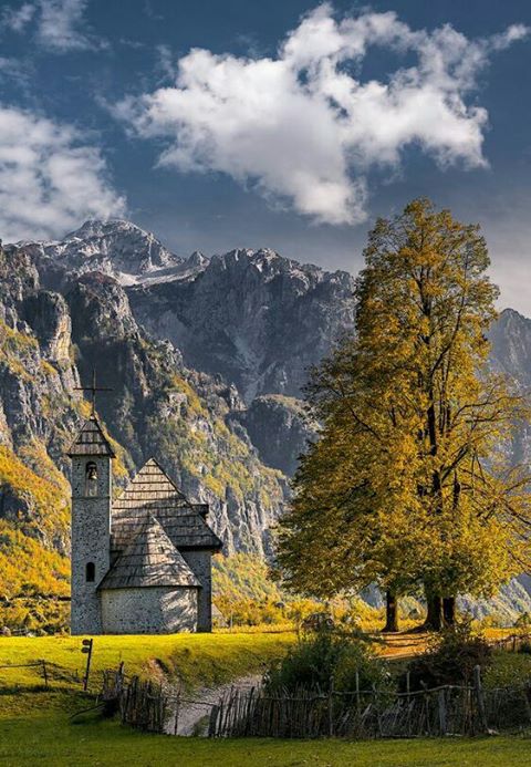 thethi ne zemer te alpeve shqiptare.