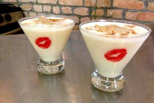 Eggnog, kokteil alkoolik. Ja sa thjeshte mund ta pergatisni ne shtepi.