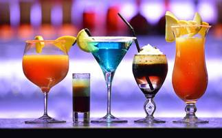 Kokteile alkolike te thjeshta. Receta kokteilesh. Duhet ti provoni!