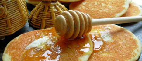 Petulla me mjalte per mengjes. Receta gatimi.