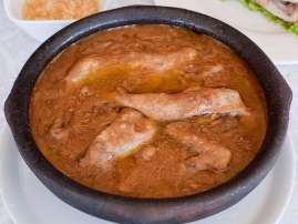 Cervish me mish pule dhe pete te holla. Receta gatimi tradicionale kosovare.