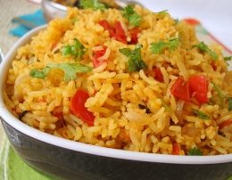 Oriz me domate. Receta gatimi.