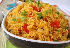 Oriz me domate. Receta gatimi.