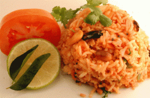 Rizoto pikant i pergatitur me salce domatesh dhe qepe. Receta te shijshme