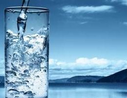 Pergatitni ne shtepi ujin qe vret kancerin. Uji alkaline.Ndikimi i Alkalines Receta Detoksifikuese