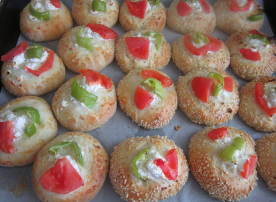 Pogace me domate dhe djathe. Receta gatimi. Gatime te ndryshme