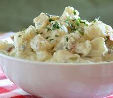 Sallate me veze te ziera dhe patate. Receta gatimi.