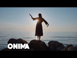Elinel ft Lindon- T’kom Dasht (Teksti) Sa ma ngat kom dasht me t'majt sa larg ti sa larg unë ty t'kom dasht