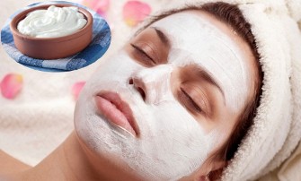 Maske natyrale per te larguar aknet dhe njollat nga fytyra.