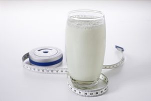 Dieta me qumesht. Mund te humbni shendetshem 3 kilogram ne nje jave.