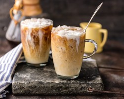 Si te pergatitni krem kafe te fresket.