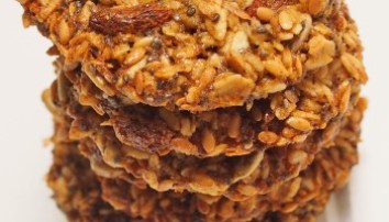 Receta per biskotat pa miell me te shijshme qe keni ngrene ndonjehere.