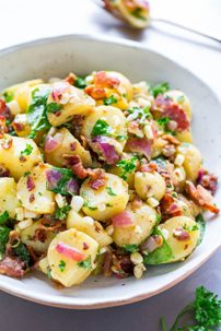 Sallate me patate dhe proshute. Receta gatimi.