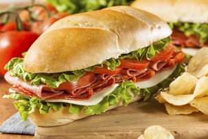 Sandwich i shpejte qe ta merrni ne plazh. Receta Gatimi.