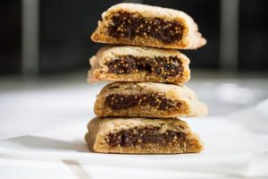 Biskota me fiq te thate. Receta gatimi te thjeshta per pasdite