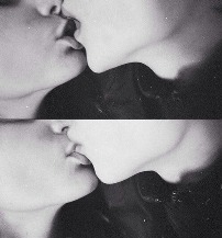 Puthja, pse na pelqen kaq shume, dhe pse ndihemi te lumtur ne ato momente.