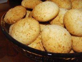 Gurabije me bajame. Receta gatimi.