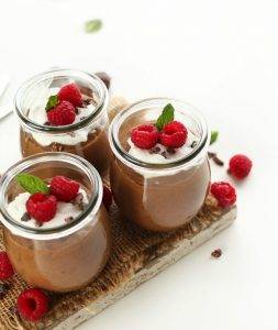 Puding dy-ngjyresh i shijshem per familjen tuaj. Receta Gatimi..