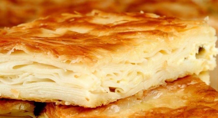 Byrek me djathe dhe kos. Receta gatimi.
