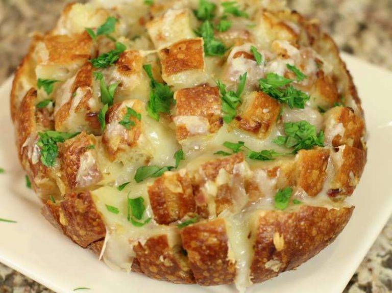 Buke e mbushur me djathe dhe proshute. Receta gatimi