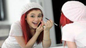 I dashuri juaj nuk ju pelqen kur beni make-up? Ja cfare duhet te beni...