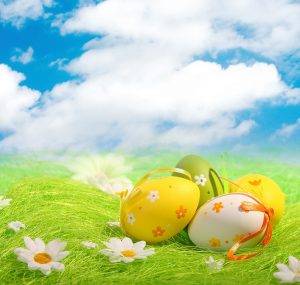 Për besimtarët e Krishterë, Pashkët janë festa që simbolizon ringjalljen e Krishtit. Përveç aspektit fetar, Pashkët janë kthyer edhe në një event komercial