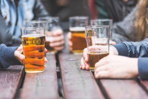 Disa arsye pozitive perse duhet te pini birre me shpesh. 