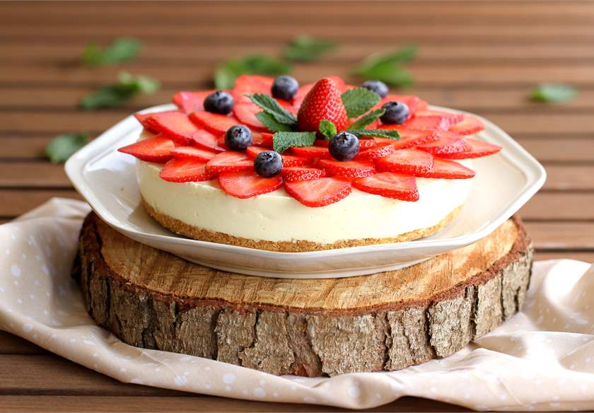 Cheescake me shije frutash.