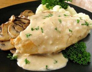 Fileto pule me kerpudha dhe pana. Receta gatimi 