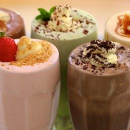 Kos me shijen e frutave tuaja te preferuar.Shija qe do te ju jape vitamina