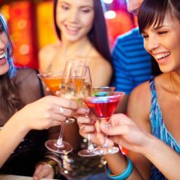 Me te vertete eshte aq i demshem sa thuhet alkooli?